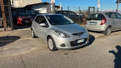 Usata Mazda 2 75 CV (55 kW) 2009 Argento Berlina