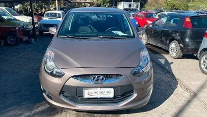 Usata Hyundai ix20 90 CV (66 kW) 2014 Marrone Utilitaria
