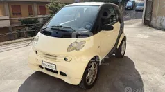 Bianco Usata 2004 Smart ForTwo Coupé Pure Due volumi | 2400 € (Buon prezzo)