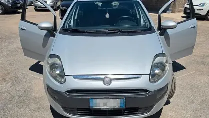 Usata Fiat Grande Punto 69 CV (50 kW) 2010 Beige Utilitaria