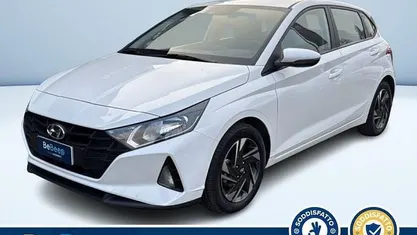 Bianco pastello Usata 2023 Hyundai i20 Monovolume | 15.400 € (Buon prezzo)
