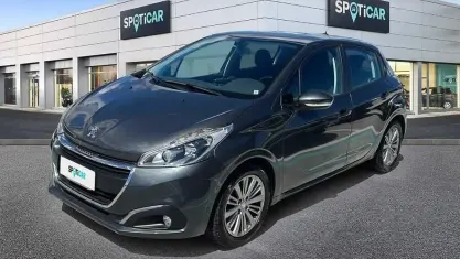Usata Peugeot 208 Allure 82 CV (60 kW) 2017 Grigio antracite Utilitaria