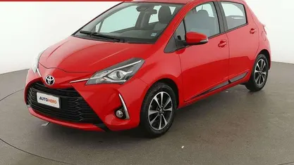 Usata Toyota Yaris Active 70 CV (51 kW) 2018 Rosso Utilitaria