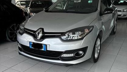 Usata Renault Mégane GrandTour LIMITED 110 CV (80 kW) 2015 Argento Station wagon