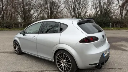 Usata Seat Leon CUPRA 241 CV (177 kW) 2008 Grigio Utilitaria