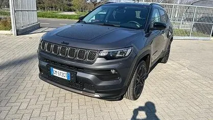 Usata Jeep Compass 131 CV (96 kW) 2023 Grigio scuro SUV