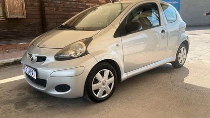 Usata Toyota Aygo Active 68 CV (50 kW) 2012 Grigio Utilitaria