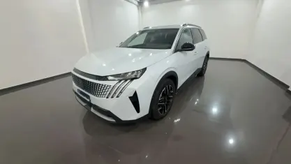 Usata Peugeot 5008 Allure 136 CV (100 kW) 2025 Grigio titanio SUV