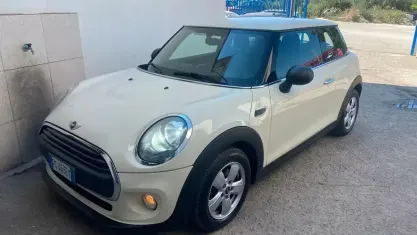 Usata Mini Cooper D Hype 95 CV (69 kW) 2017 Beige Utilitaria