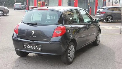 Usata Renault Clio II 75 CV (55 kW) 2006 Grigio Berlina