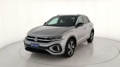 Usata VW T-Roc R-line 110 CV (80 kW) 2023 Grigio metallizzato SUV