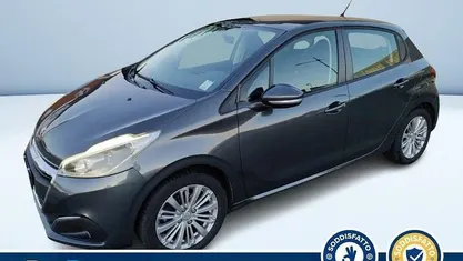 Grigio metallizzato Usata 2016 Peugeot 208 Allure Due volumi | 9400 € (Molto cara)