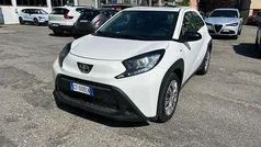 Bianco Usata 2024 Toyota Aygo Active Due volumi | 14.490 € (Buon prezzo)