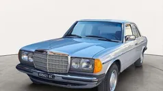 Usata 1981 Mercedes 200 Tre volumi | 9500 €