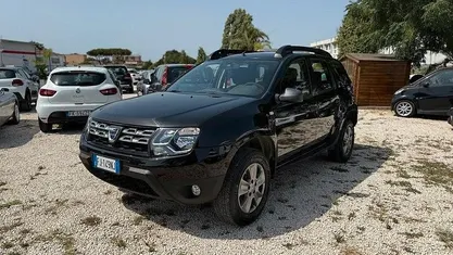 Nero Usata 2017 Dacia Duster Lauréate SUV | 9490 € (Buon prezzo)