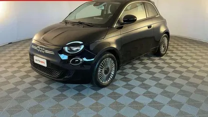 Usata Fiat 500e 86 kW (118 CV) 2023 Nero Utilitaria