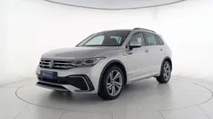 Reflex silver metallizzato Usata 2022 VW Tiguan R-line SUV | 27.900 € (Buon prezzo)