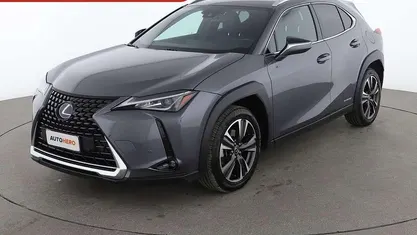 Grigio Usata 2019 Lexus UX 250h SUV | 17.799 € (Buon prezzo)
