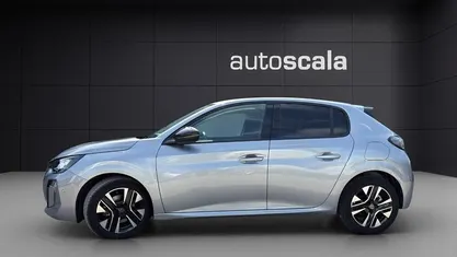 Usata Peugeot 208 Allure 101 CV (74 kW) 2024 Utilitaria