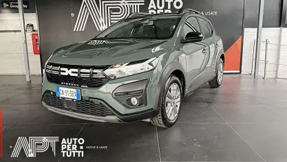 Usata Dacia Sandero Expression 101 CV (74 kW) 2023 Verde Utilitaria