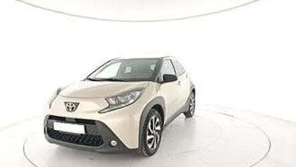 Usata Toyota Aygo X Trend 72 CV (52 kW) 2025 Blu SUV