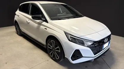 Usata Hyundai i20 N Line 120 CV (88 kW) 2021 Bianco pastello Utilitaria