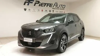 Usata Peugeot 2008 Allure 101 CV (74 kW) 2023 Grigio SUV