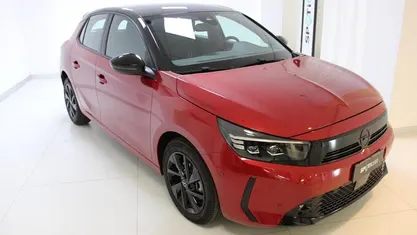 Usata Opel Corsa 101 CV (74 kW) 2024 Rosso Utilitaria