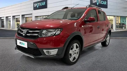 Rosso Usata 2016 Dacia Sandero Prestige Due volumi | 8450 € (Buon prezzo)