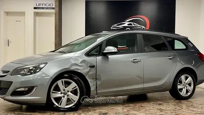 Usata Opel Astra Cosmo 110 CV (80 kW) 2013 Station wagon