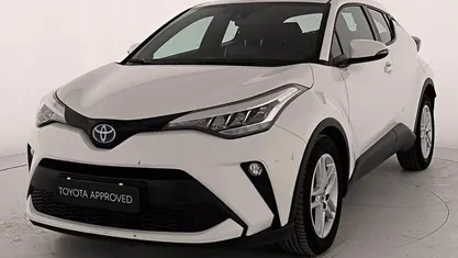 Usata Toyota C-HR Active 122 CV (89 kW) 2023 Bianco SUV
