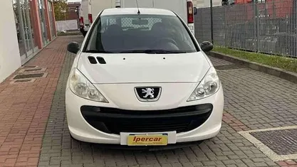Usata Peugeot 206 68 CV (50 kW) 2012 Bianco Furgone