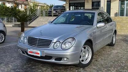 Usata Mercedes E220 Classic 150 CV (110 kW) 2004 Berlina