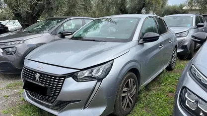 Usata Peugeot 208 Allure 101 CV (74 kW) 2024 Grigio Utilitaria