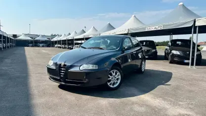 Usata Alfa Romeo 147 116 CV (85 kW) 2003 Blu Utilitaria