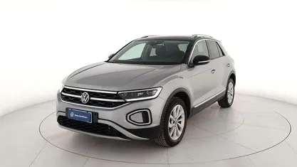 Usata VW T-Roc Life 110 CV (80 kW) 2022 Grigio SUV