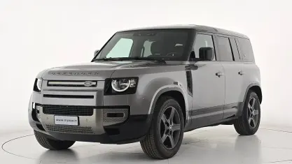 Usata Land Rover Defender SE Dynamic 249 CV (183 kW) 2021 Argento SUV