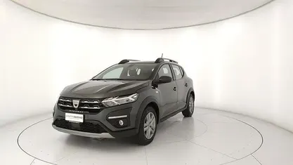 Grigio Usata 2022 Dacia Sandero Comfort Due volumi | 14.250 € (Buon prezzo)