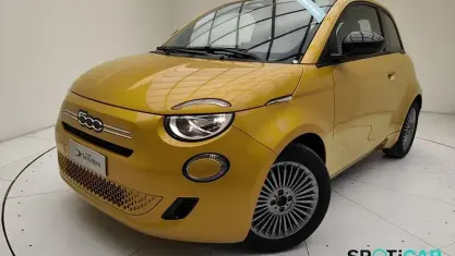Nuova Fiat 500 Icon 65 CV (47 kW) 2026 Giallo Berlina