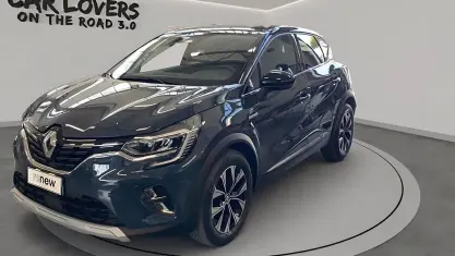 Usata Renault Captur Techno 101 CV (74 kW) 2023 Blu scuro SUV