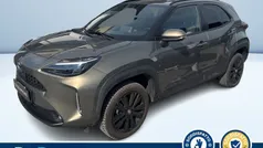 Bronzo metallizzato Usata 2023 Toyota Yaris Hybrid Trend | 24.400 € (Buon prezzo)