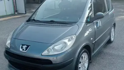 Usata Peugeot 1007 73 CV (53 kW) 2007 Grigio Monovolume