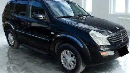 Usata SsangYong Rexton 165 CV (121 kW) 2005 Nero SUV