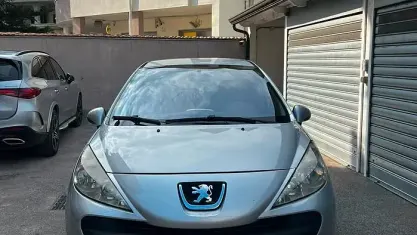 Usata Peugeot 207 90 CV (66 kW) 2008 Grigio Berlina