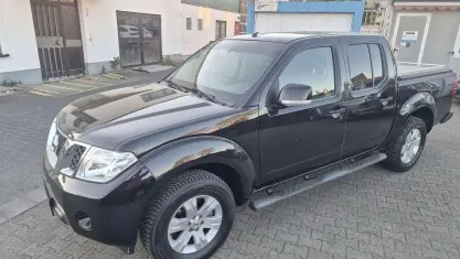 Usata Nissan Navara 190 CV (139 kW) 2014 Nero Pick-up