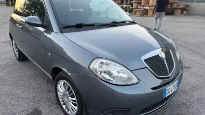 Usata Lancia Ypsilon 60 CV (44 kW) 2007 Grigio Utilitaria