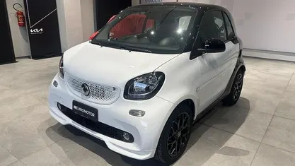 Bianco Usata 2019 Smart ForTwo Coupé Superpassion Due volumi | 16.400 € (Buon prezzo)
