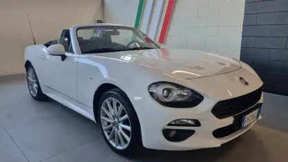 Usata Fiat 124 Spider Lusso 140 CV (102 kW) 2017 Bianco Cabrio