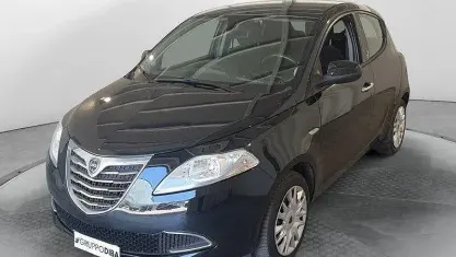 Usata Lancia Ypsilon Silver 69 CV (50 kW) 2013 Nero Utilitaria