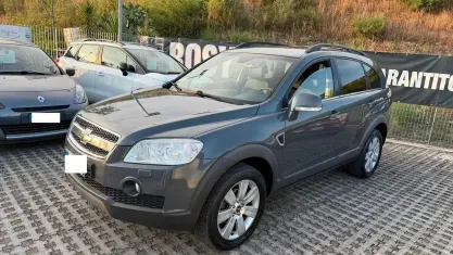 Usata Chevrolet Captiva LTZ 150 CV (110 kW) 2010 Grigio SUV